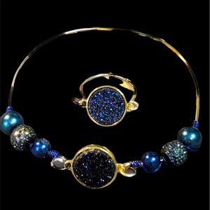 🦋⭐️beautiful 2 piece set -graduated colored wire and stunning royal blue druzy